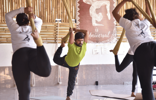 200 Horas de Yoga + 50 Horas de Yoga Aéreo TTC en Rishikesh, India 200 Horas de Yoga + 50 Horas de Yoga Aéreo TTC en Rishikesh, India