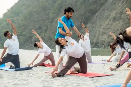 Best Yoga School in Rishikesh Best Yoga School in Rishikesh