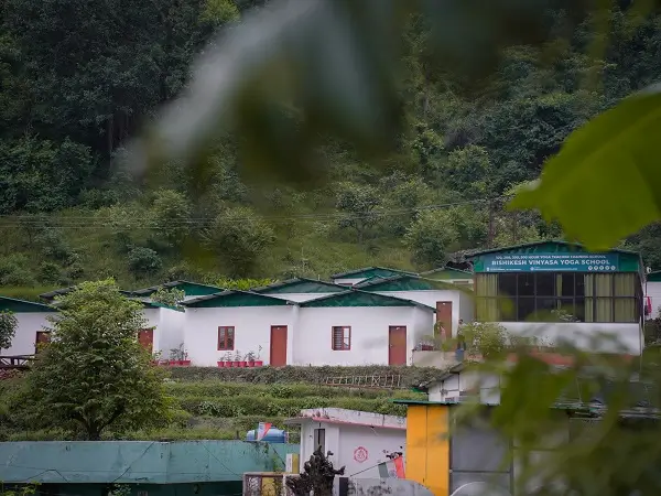 yoga rooms - yoga school in rishikesh