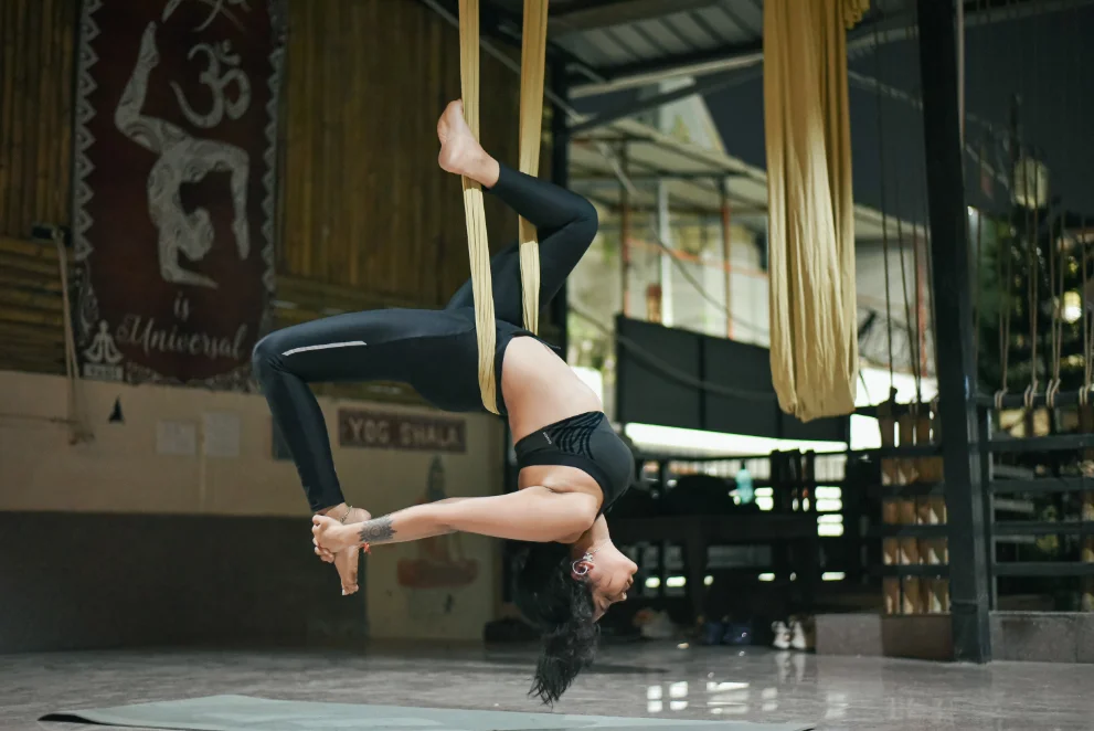 Aerial yoga teacher training class on the hammock in Rishikesh &ndash; session 4