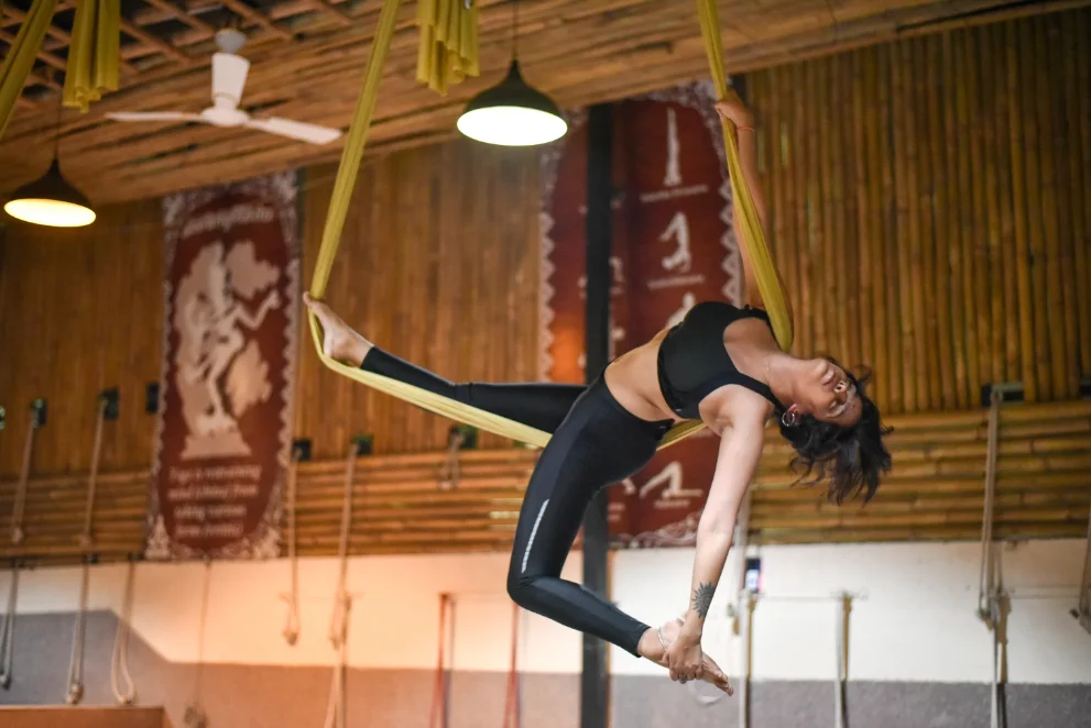 Aerial yoga teacher training class on the hammock in Rishikesh &ndash; session 3