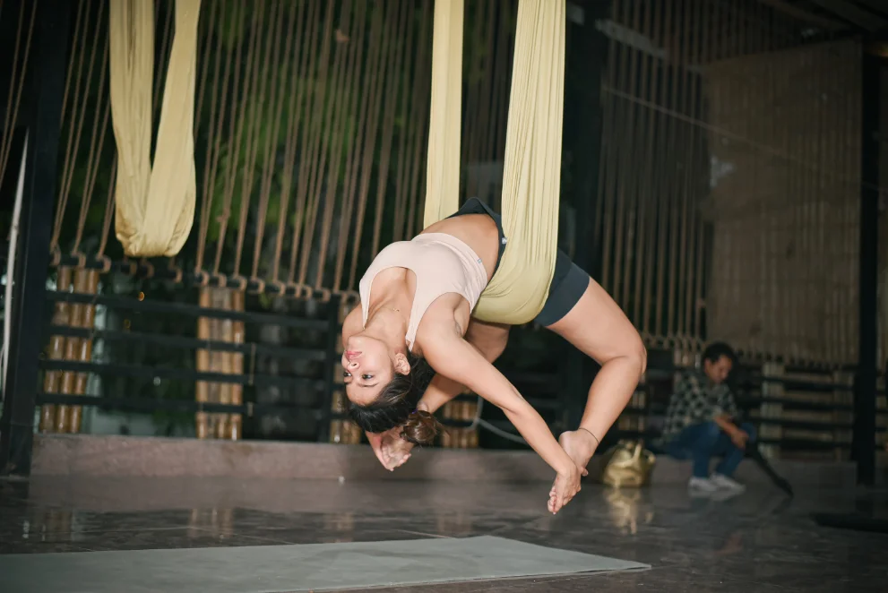 Aerial yoga teacher training class on the hammock in Rishikesh &ndash; session 2